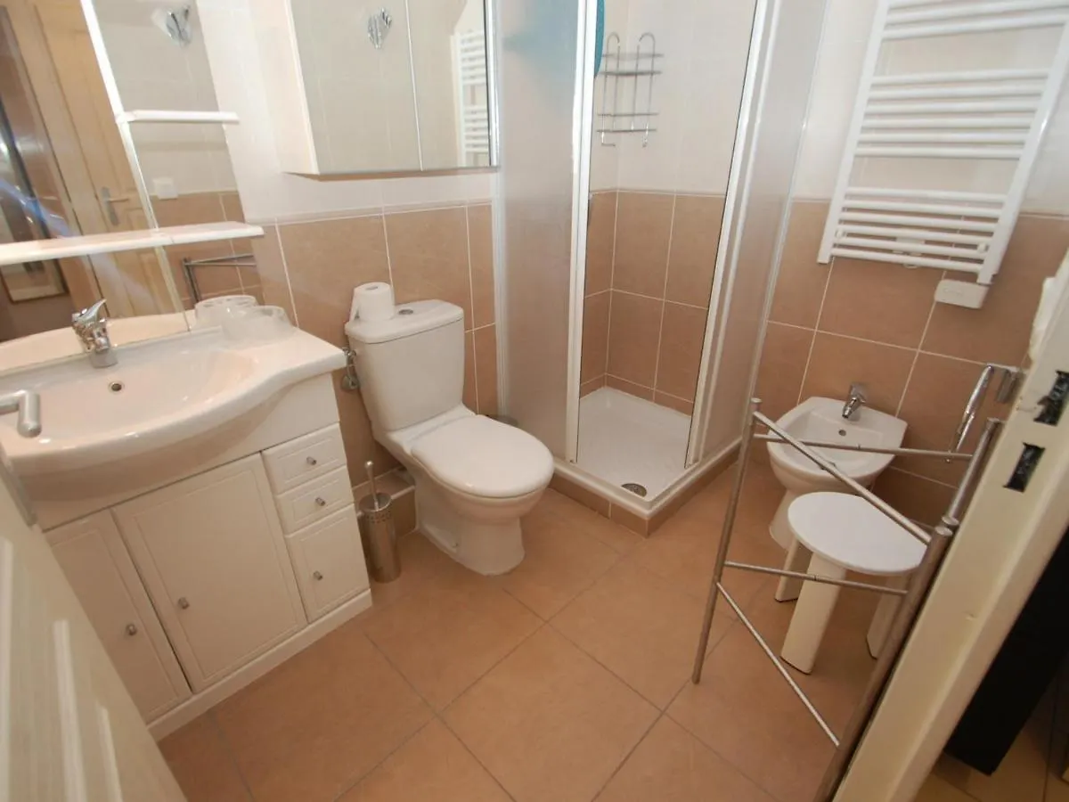 Spacieux 3P En Centre-Ville De Menton, Terrasse, Parking, Wifi Gratuit, Proche Plage - Fr-1-196-270